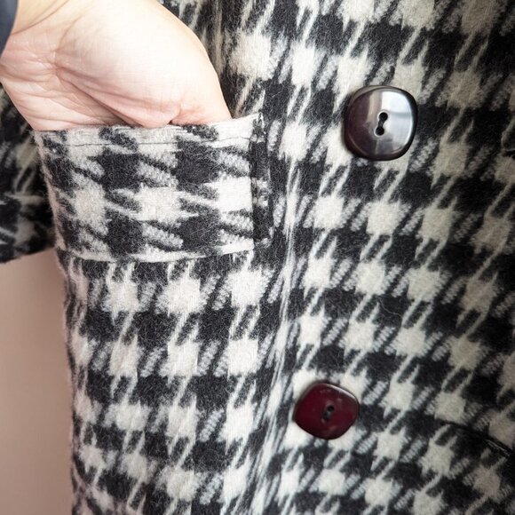 Le Chateau Black and White Houndstooth Coat - Picture 6 of 10